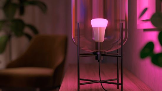 Hue 1 パック A60 E26 LED 電球 - フルカラー | Philips Hue JP